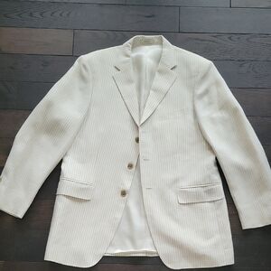 Cream Textured Sport Coat with Notched Lapel